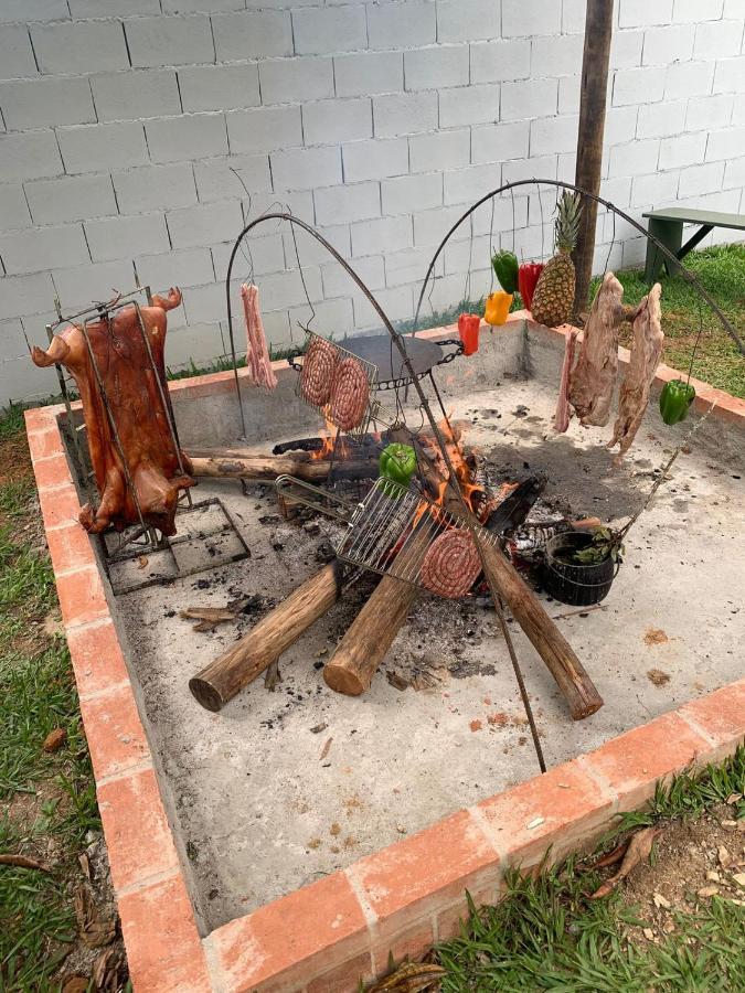 Casa Dom Quixote, Pequena Chacara No Centro Da Cidade Villa Atibaia Exterior foto